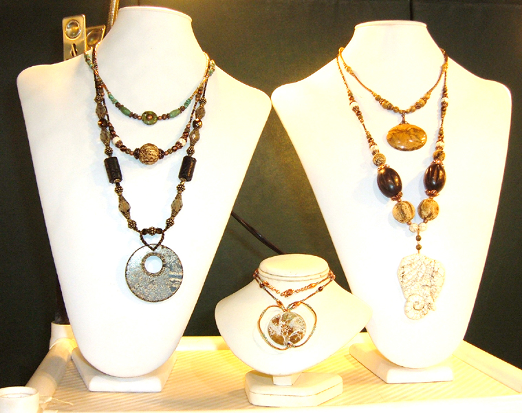 multiple necklace display 2429 2x